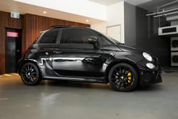 2022 Abarth 695 Competizione