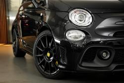 2022 Abarth 695 Competizione