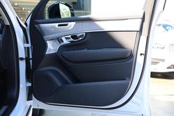 2025 Volvo
XC90 Ultra T8 Plug-In Hybrid
