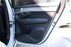 2025 Volvo
XC90 Ultra T8 Plug-In Hybrid