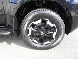 2025 Nissan Navara ST-X