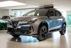 2025 Alfa Romeo Junior Ibrida