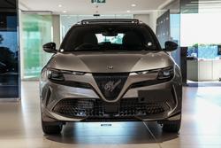2025 Alfa Romeo Junior Ibrida