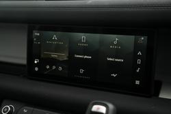 2023 Land Rover Defender 110 D300 SE