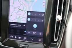 2023 Volvo XC40 Ultimate B4 Bright