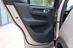2023 Volvo XC40 Ultimate B4 Bright