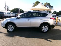 2015 TOYOTA
RAV4 GX (2WD)