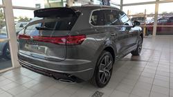 2025 VOLKSWAGEN
                Touareg R-LINE