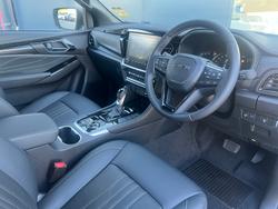 2025 Isuzu
MU-X LS-T