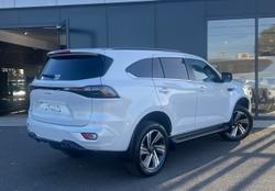 2025 Isuzu
MU-X LS-T