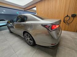2016 Lexus
                GS450h Sports Luxury 3.5L Hybrid CVT Sedan