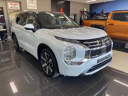 2025 MITSUBISHI
Outlander EXCEED TOURER