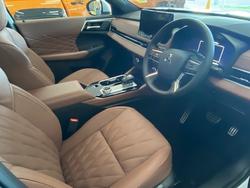 2025 MITSUBISHI
Outlander EXCEED TOURER