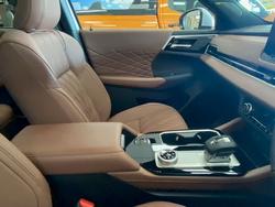 2025 MITSUBISHI
Outlander EXCEED TOURER