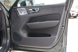 2026 Volvo XC60 Ultra T8 Plug-In Hybrid Dark