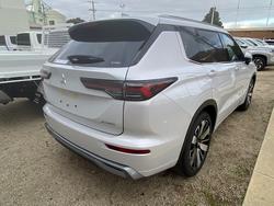 2025 MITSUBISHI
Outlander EXCEED
