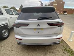 2025 MITSUBISHI
Outlander EXCEED
