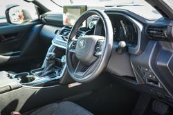 2025 Toyota LANDCRUISER GXL