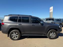 2023 Toyota LANDCRUISER Sahara Graphite