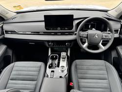 2025 MITSUBISHI Outlander LS