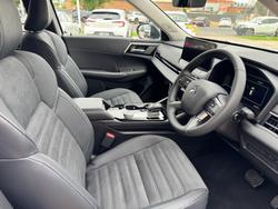 2025 MITSUBISHI Outlander LS