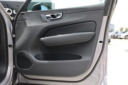 2025 Volvo XC60 Plus T8 Plug-In Hybrid Dark