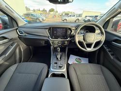 2025 Isuzu
MU-X LS-M