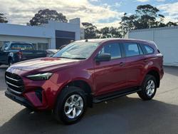 2025 Isuzu
MU-X LS-M