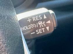 2019 TOYOTA
HILUX SR (4x4)