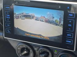 2019 TOYOTA
HILUX SR (4x4)