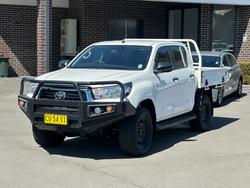 2019 TOYOTA
HILUX SR (4x4)