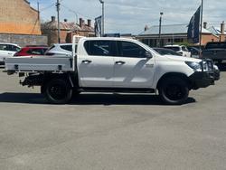 2019 TOYOTA
HILUX SR (4x4)