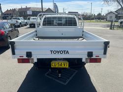 2019 TOYOTA
HILUX SR (4x4)