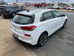 2017 HYUNDAI
                I30 SR PREMIUM