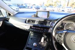 2017 Lexus
CT 200h. HYBRID CT200h Special Edition 1.8L Hybrid CVT Hatch 2N93650 001