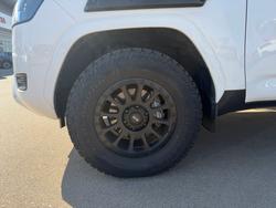 2023 Toyota LANDCRUISER GX White