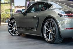 2024 Porsche 718 Cayman Style Edition