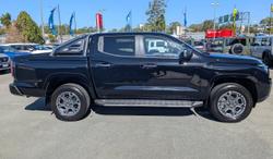 2025 NISSAN NAVARA ST-X