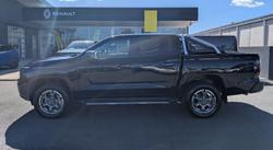 2025 NISSAN NAVARA ST-X