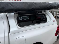 2023 Toyota Hilux SR5