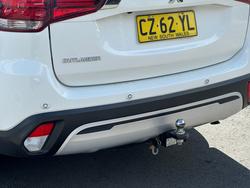 2021 MITSUBISHI OUTLANDER ES 5 SEAT (AWD)