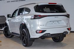 2025 Isuzu MU-X X-TERRAIN