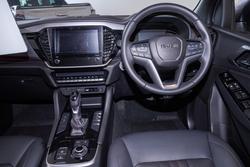 2025 Isuzu MU-X X-TERRAIN