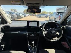 2025 Toyota Yaris Cross Hybrid GX Stunning Silver