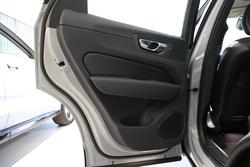 2024 Volvo XC60 Plus B5