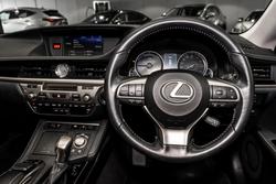 2018 Lexus ES300h Luxury 2.5L Hybrid Auto CVT Sedan