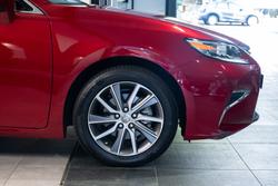 2018 Lexus ES300h Luxury 2.5L Hybrid Auto CVT Sedan