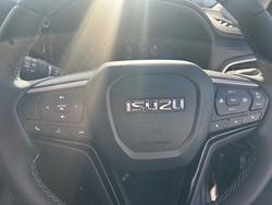 2025 Isuzu
MU-X LS-U