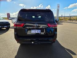 2024 Toyota LANDCRUISER Sahara Black