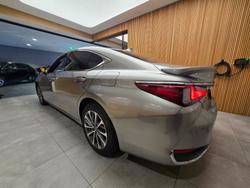 2024 Lexus
ES300h Luxury 2.5L Hybrid Auto CVT Sedan